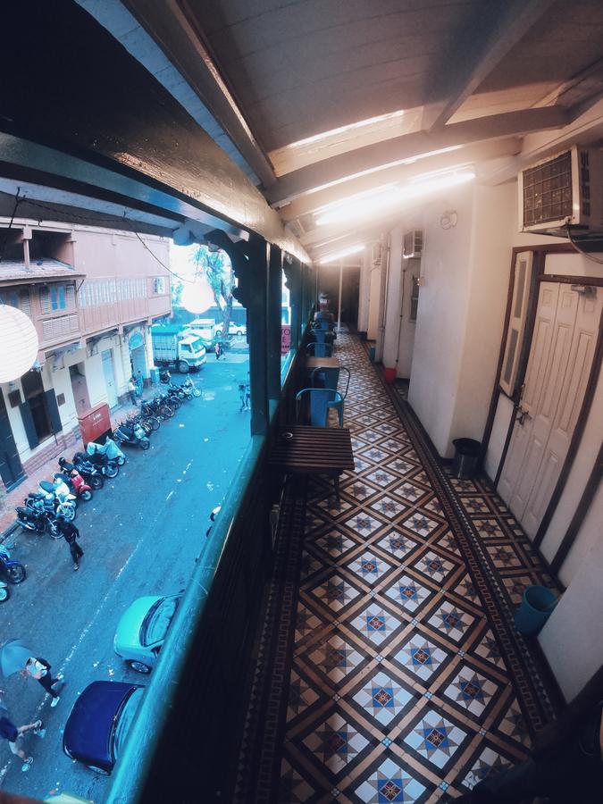 Carlton Hotel Mumbai - Behind Taj Mahal Palace Colaba Мумбаи Экстерьер фото